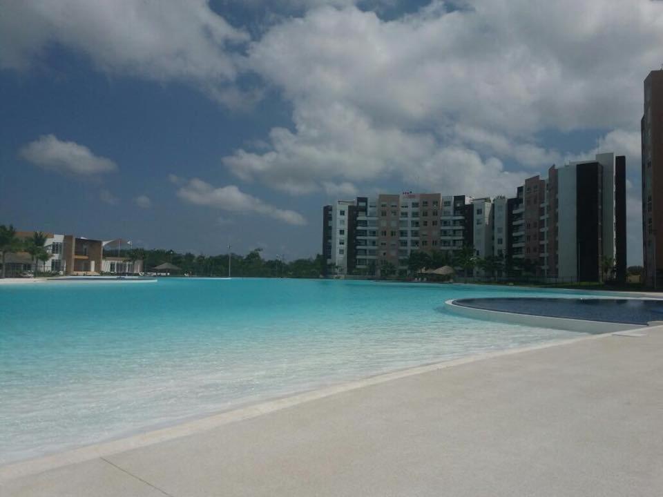 Departamento En Cancun Con 7 Albercas Tipo Playa Y Laguna ภายนอก รูปภาพ